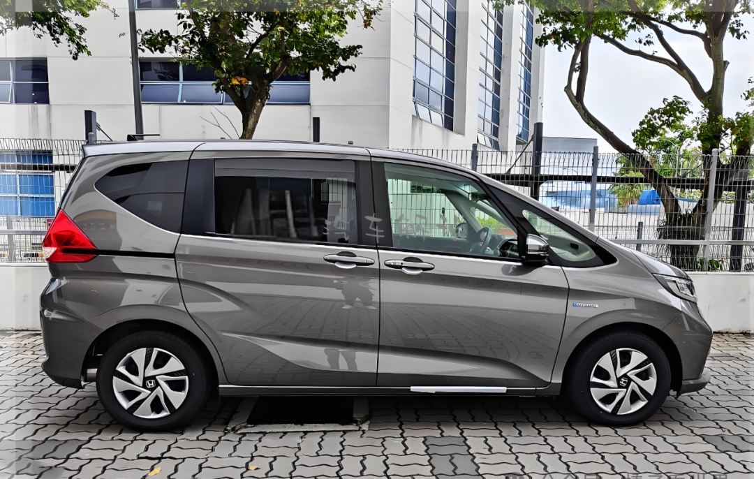 Honda 本田 Freed 無重大事故或車體銜接|新竹市家庭實用七人座中古車|行政院定型化契約保障交易透明安心