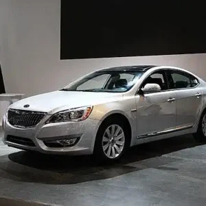 Kia 起亞 Cadenza 非營業用車｜高雄市社會新鮮人低門檻代步車｜職人級全車整備工藝打造卓越車況