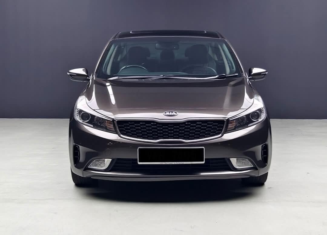 Kia 起亞 Cerato 無泡水|高雄市豪華進口車專人代尋服務|五星好評車商推薦,讓您購車安心無虞