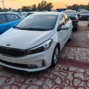 Kia 起亞 K3 里程保證｜高雄市家庭實用七人座中古車｜杜絕調表里程數保證