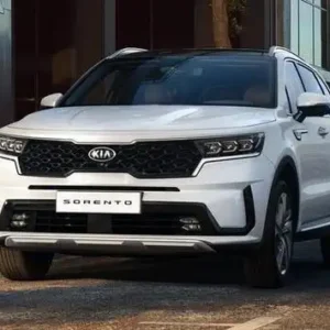 Kia 起亞 Soluto 無重大事故或車體銜接｜高雄市熱門小型房車二手現貨｜職人級全車整備工藝確保車況卓越