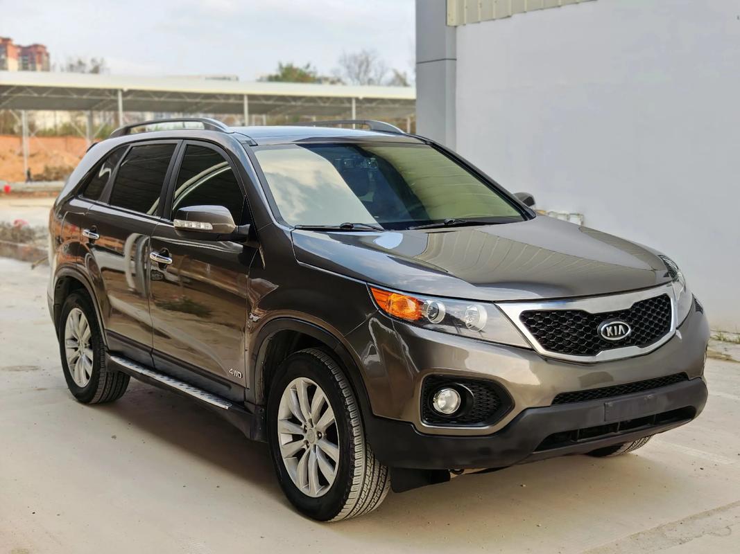 Kia 起亞 Sorento 無車身號碼 / 引擎號碼變造|高雄市高階數位座艙配備中古車|車況整備如新 頂級七人休旅尊榮不凡
